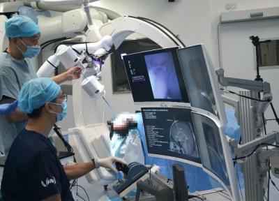 ربات هوش مصنوعی چینی ها برای جراحی های کم تهاجمی مغز